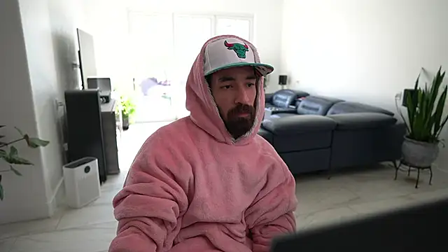 Snapshot of Your_Ice_cream chatting on March 2025 01:37:02 PM Your Ice cream online show from March 2025 01:37:02 PM