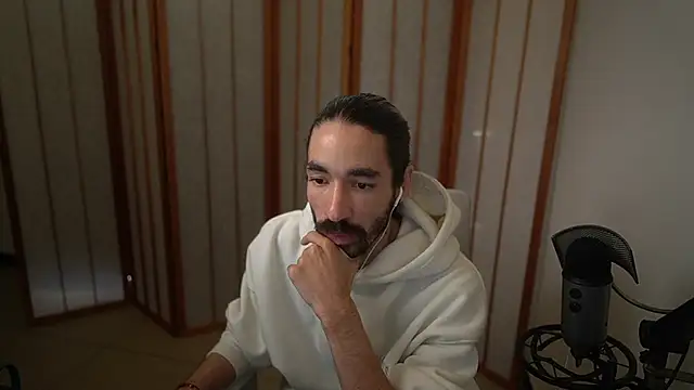 Snapshot of Your_Ice_cream chatting on November 2025 02:17:01 PM Your Ice cream online show from November 2025 02:17:01 PM