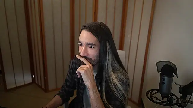 Snapshot of Your_Ice_cream chatting on November 2025 02:32:01 PM Your Ice cream online show from November 2025 02:32:01 PM