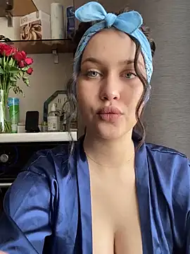 KikiWatson online show from February 2025 12:13:01 PM