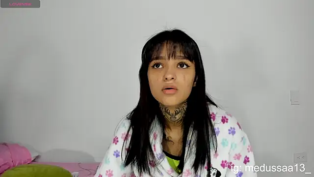 medussa13  online show from January 2025 12:04:02 PM