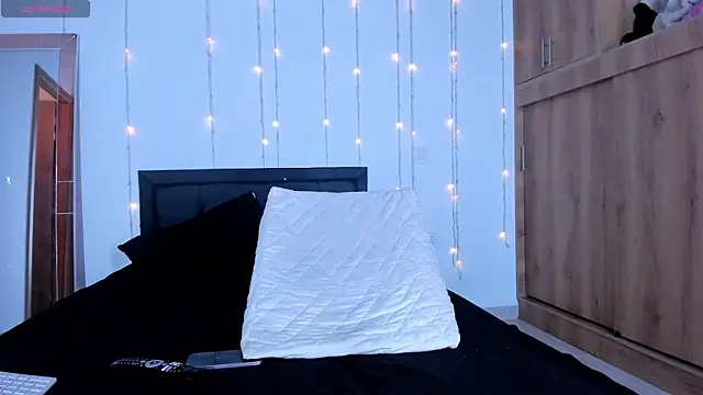 medussa13  online show from February 2025 12:03:02 PM