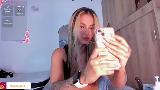 Snapshot of medussa13_ chatting on June 2026 12:07:02 PM medussa13 online show from June 2026 12:07:02 PM