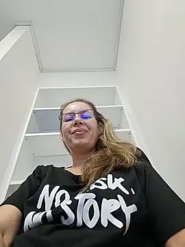 Snapshot of uber_babe chatting on June 2026 04:24:02 AM uber babe online show from June 2026 04:24:02 AM
