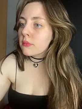 Topvi  online show from February 2025 08:11:01 PM