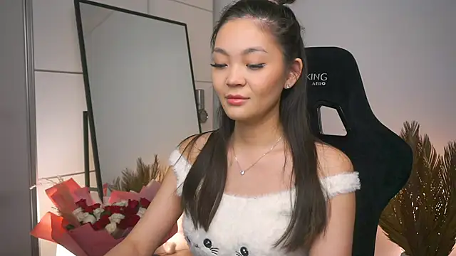 Peopleneedlove144 online show from February 2025 01:30:02 PM