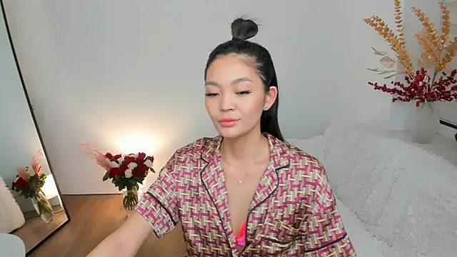 Peopleneedlove144 online show from February 2025 03:15:02 PM