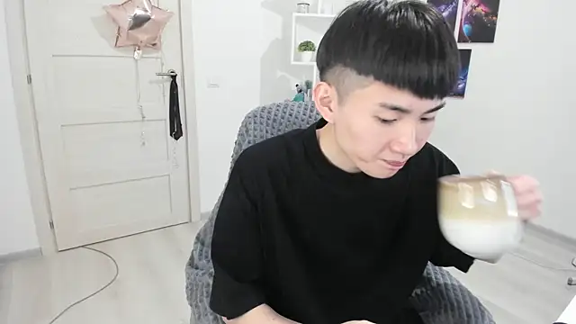 Miram Yu online show from March 2025 05:17:02 PM