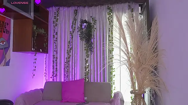 HannaRhodes online show from March 2026 01:58:01 PM