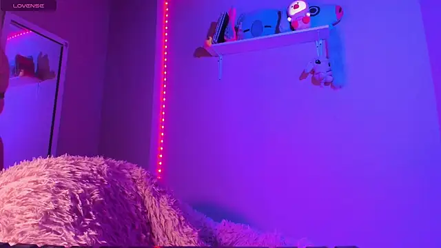 MadelineBenet online show from February 2025 05:25:01 AM