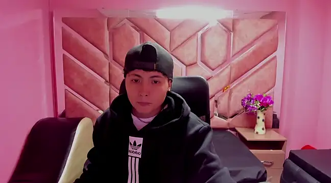 Snapshot of Im_Mathias chatting on January 2025 02:40:01 AM Im Mathias online show from January 2025 02:40:01 AM