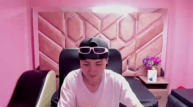 Snapshot of Im_Mathias chatting on January 2025 08:41:02 AM Im Mathias online show from January 2025 08:41:02 AM