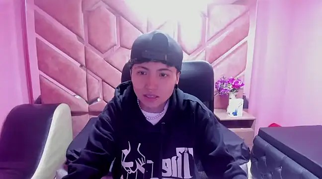 Snapshot of Im_Mathias chatting on January 2025 02:17:01 AM Im Mathias online show from January 2025 02:17:01 AM