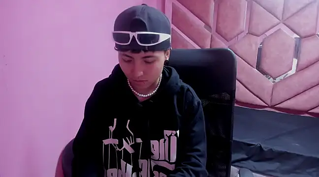 Snapshot of Im_Mathias chatting on January 2025 05:19:01 AM Im Mathias online show from January 2025 05:19:01 AM