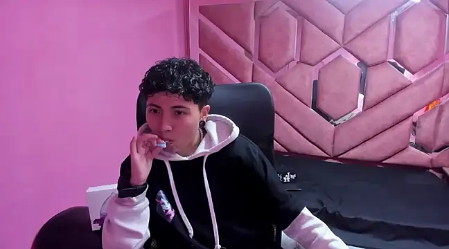 Snapshot of Im_Mathias chatting on January 2025 02:29:01 AM Im Mathias online show from January 2025 02:29:01 AM