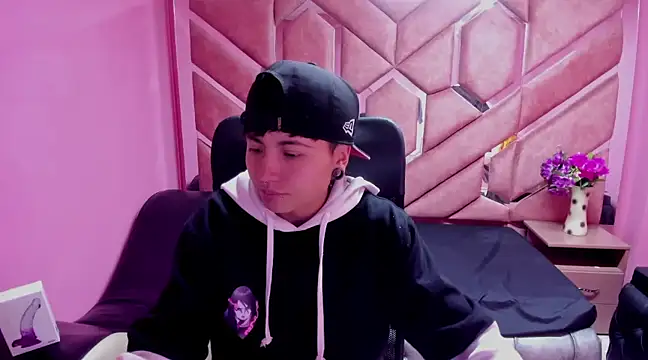 Snapshot of Im_Mathias chatting on January 2025 03:20:01 AM Im Mathias online show from January 2025 03:20:01 AM