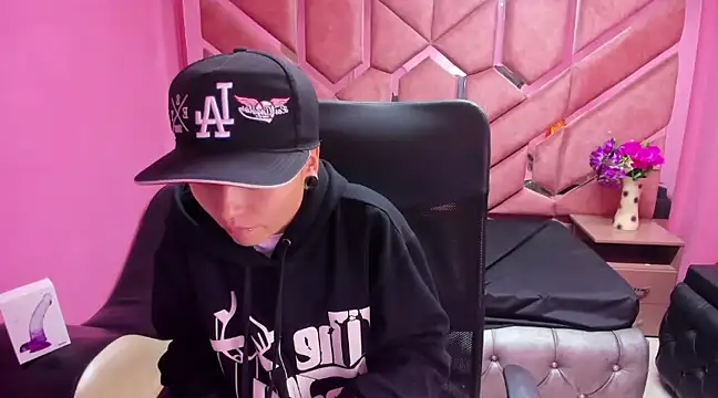 Snapshot of Im_Mathias chatting on January 2025 02:11:02 AM Im Mathias online show from January 2025 02:11:02 AM