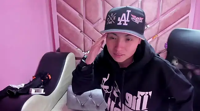 Snapshot of Im_Mathias chatting on January 2025 08:19:02 AM Im Mathias online show from January 2025 08:19:02 AM