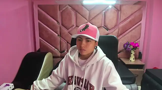 Snapshot of Im_Mathias chatting on January 2025 02:43:02 AM Im Mathias online show from January 2025 02:43:02 AM