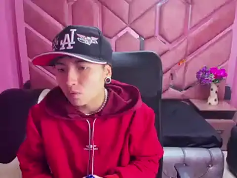 Snapshot of Im_Mathias chatting on January 2025 03:20:01 AM Im Mathias online show from January 2025 03:20:01 AM