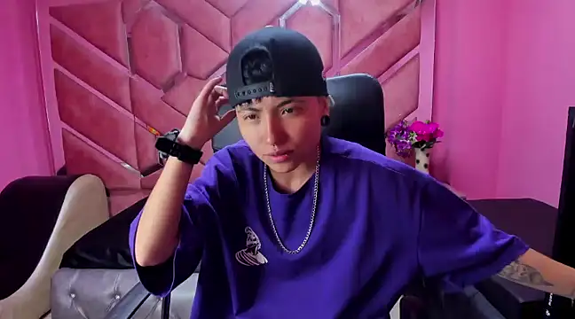 Snapshot of Im_Mathias chatting on January 2025 06:43:02 AM Im Mathias online show from January 2025 06:43:02 AM