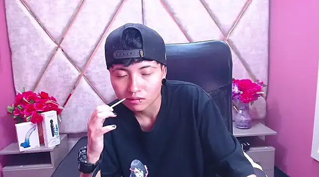 Snapshot of Im_Mathias chatting on February 2025 11:34:01 AM Im Mathias online show from February 2025 11:34:01 AM