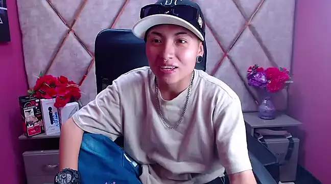 Snapshot of Im_Mathias chatting on February 2025 07:02:02 AM Im Mathias online show from February 2025 07:02:02 AM