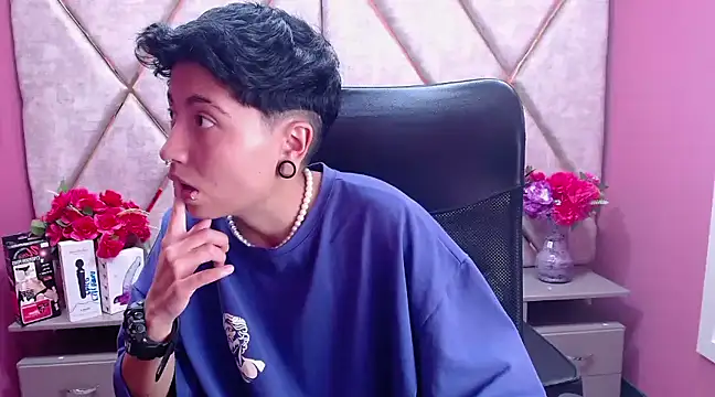 Snapshot of Im_Mathias chatting on February 2025 02:39:02 AM Im Mathias online show from February 2025 02:39:02 AM