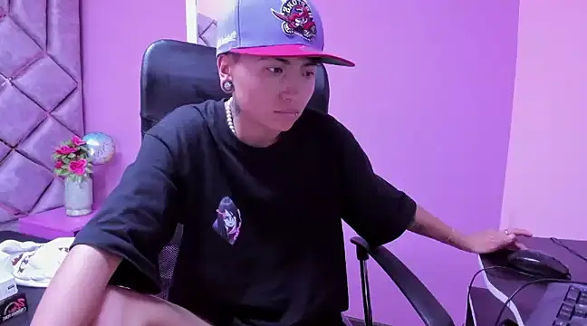 Snapshot of Im_Mathias chatting on March 2025 10:44:02 AM Im Mathias online show from March 2025 10:44:02 AM