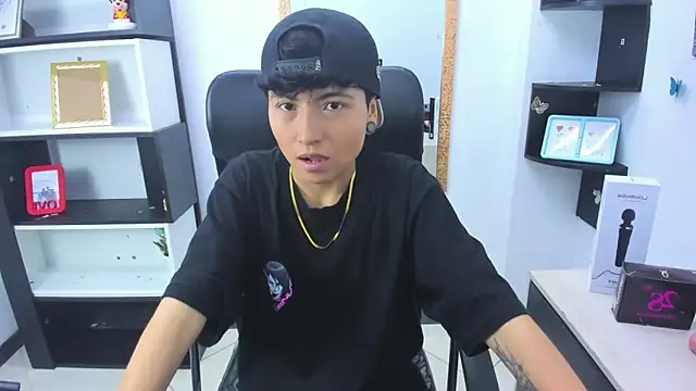 Snapshot of Im_Mathias chatting on September 2025 08:20:01 PM Im Mathias online show from September 2025 08:20:01 PM