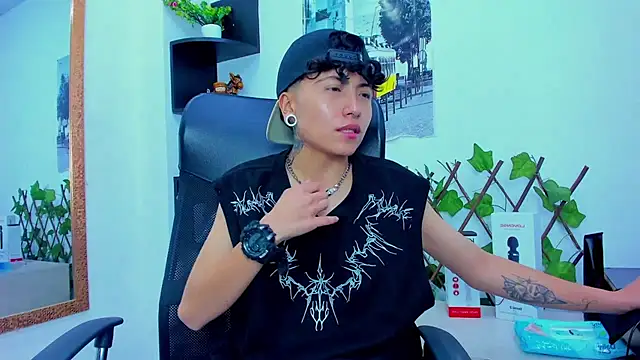 Snapshot of Im_Mathias chatting on October 2025 09:32:02 AM Im Mathias online show from October 2025 09:32:02 AM