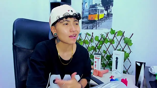 Snapshot of Im_Mathias chatting on November 2025 04:05:01 PM Im Mathias online show from November 2025 04:05:01 PM