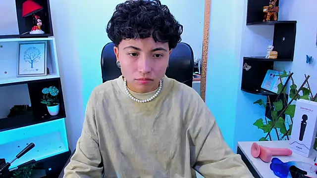 Snapshot of Im_Mathias chatting on November 2025 01:48:02 AM Im Mathias online show from November 2025 01:48:02 AM