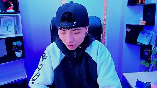 Snapshot of Im_Mathias chatting on November 2025 02:44:02 AM Im Mathias online show from November 2025 02:44:02 AM