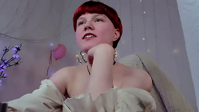 DreamyLuna online show from February 2025 12:09:01 AM