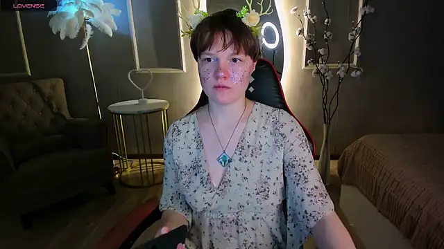 DreamyLuna online show from November 2025 08:35:02 PM