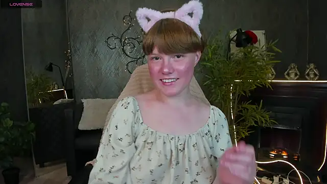 Snapshot of DreamyLuna chatting on July 2026 08:48:02 PM DreamyLuna online show from July 2026 08:48:02 PM