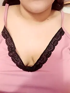 Snapshot of Hotoufia38 chatting on January 2025 06:09:02 PM Hotoufia38 online show from January 2025 06:09:02 PM