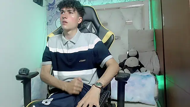 johnny cagee online show from October 2025 05:04:02 AM