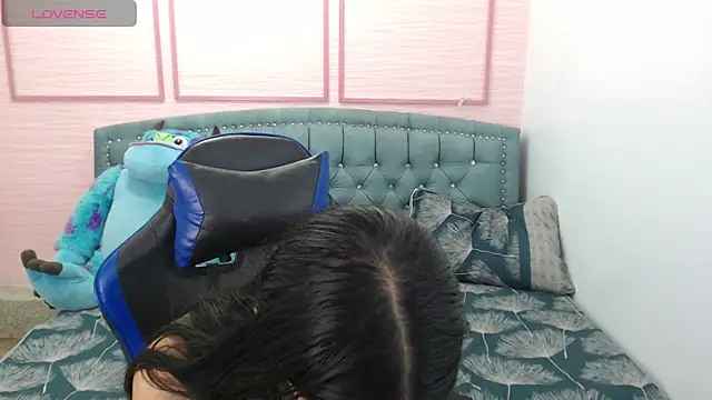 stephania t online show from January 2025 10:34:01 AM