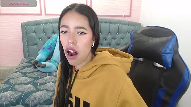 stephania t online show from January 2025 10:27:01 AM