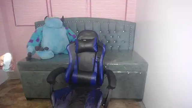 stephania t online show from March 2025 01:57:02 PM