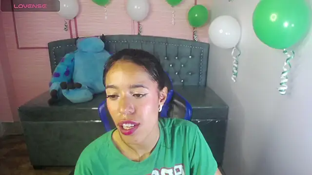 stephania t online show from March 2025 01:51:01 PM