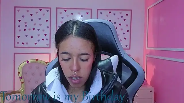 stephania t online show from October 2025 11:43:01 AM