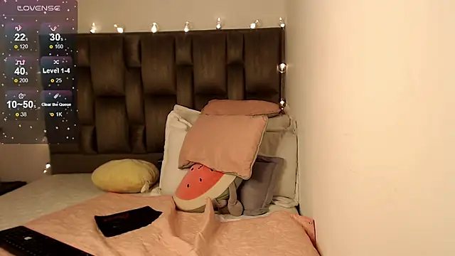 julz 03 online show from December 2024 07:38:02 PM