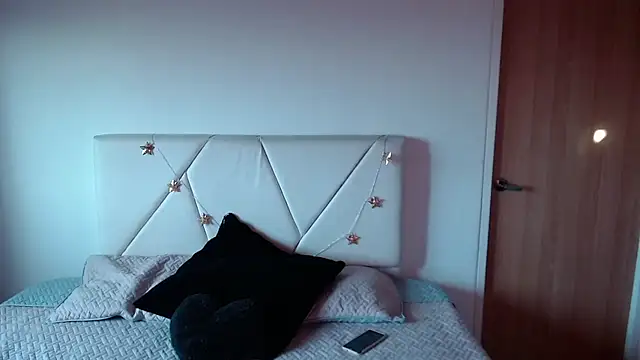 julz 03 online show from November 2025 11:46:01 AM