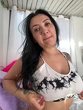 juliamond online show from March 2025 09:27:02 PM