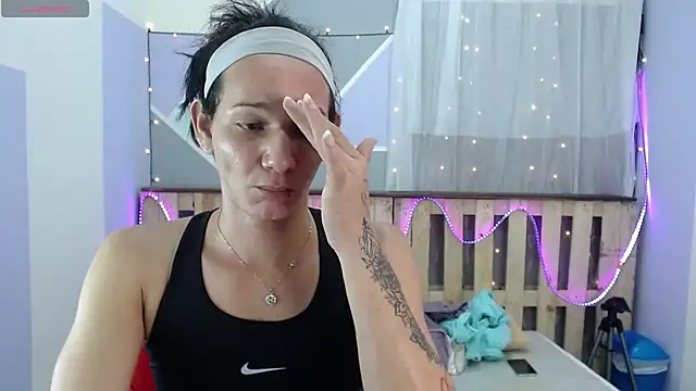 Michellcockxxx online show from February 2025 05:46:01 AM