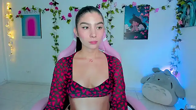 vaura  online show from December 2024 03:58:02 AM