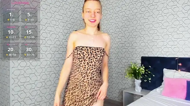 Michelle Blond online show from January 2025 08:49:02 AM